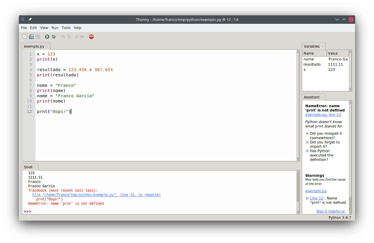 An example of how the assistant provided by `Thonny` explains an incorrect function name error (`prnt()` instead of `print()`).